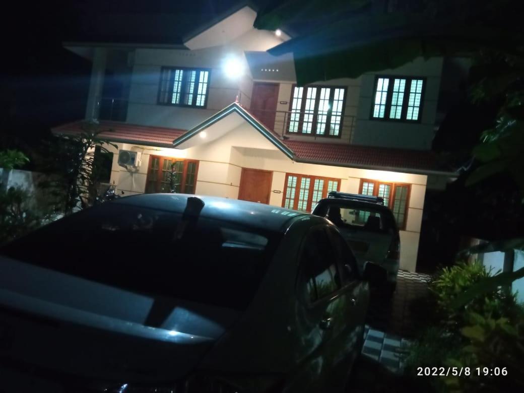 瓦尔卡拉Devi Kripa Residency公寓 外观 照片