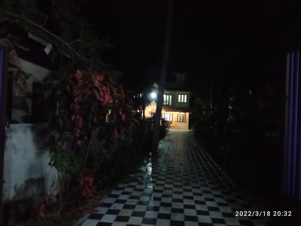 瓦尔卡拉Devi Kripa Residency公寓 外观 照片